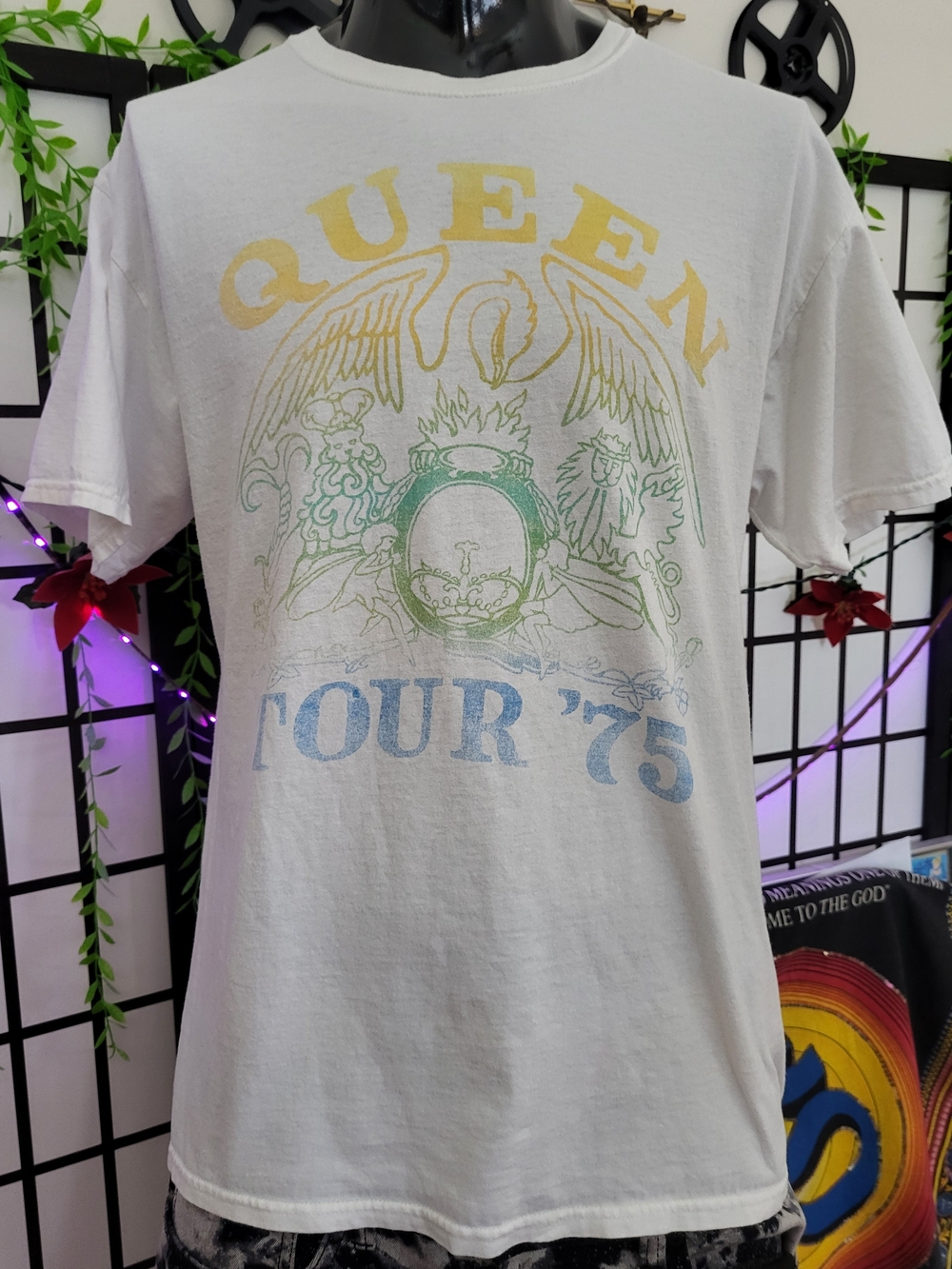 Queen Tour 75 T Shirt Mens Large White Pastel Crest Official Band Merch Graphic